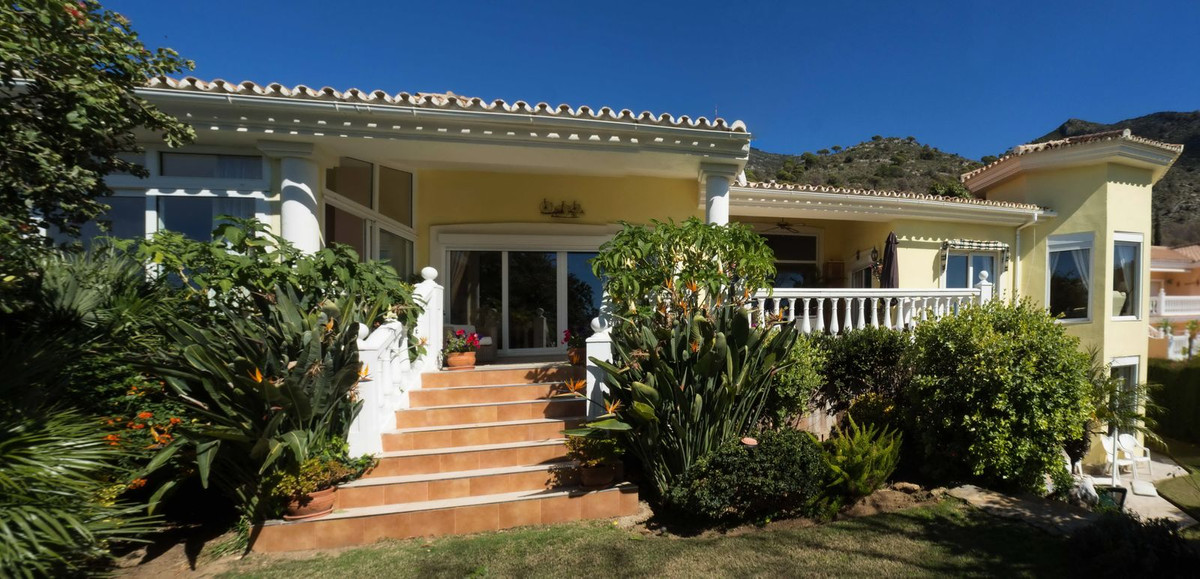 6 Bed Townhouse for sale in Mijas Costa Del Sol, Málaga, Spain