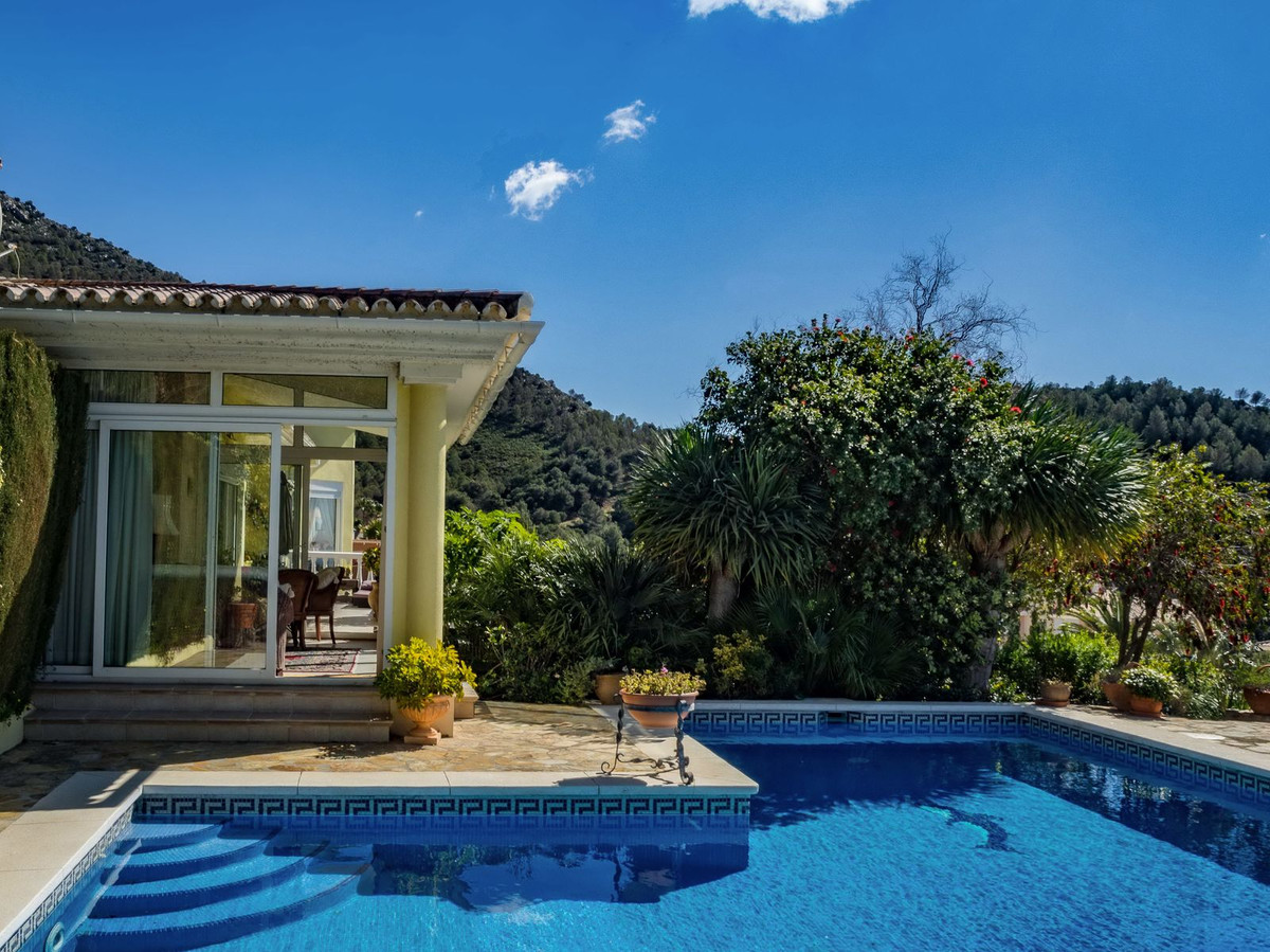 6 Bed Townhouse for sale in Mijas Costa Del Sol, Málaga, Spain