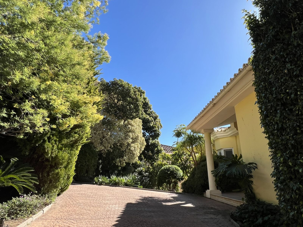 6 Bed Townhouse for sale in Mijas Costa Del Sol, Málaga, Spain