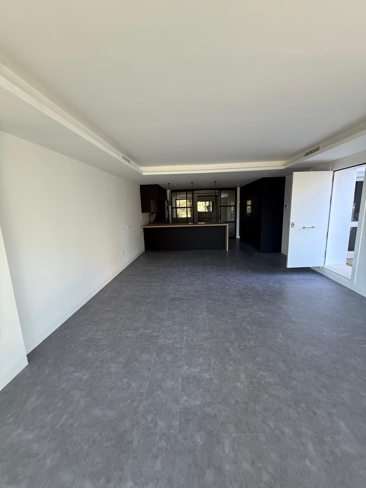 1 Bed Apartment for sale in Nueva Andalucía Costa Del Sol, Málaga, Spain