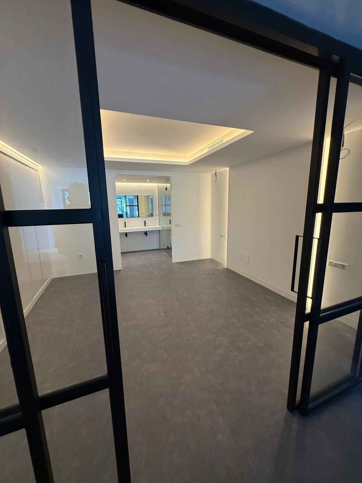 1 Bed Apartment for sale in Nueva Andalucía Costa Del Sol, Málaga, Spain