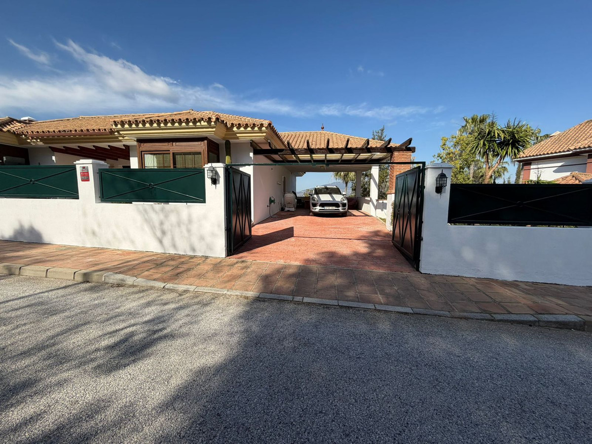 4 Bed Townhouse for sale in La Cala Golf Costa Del Sol, Málaga, Spain