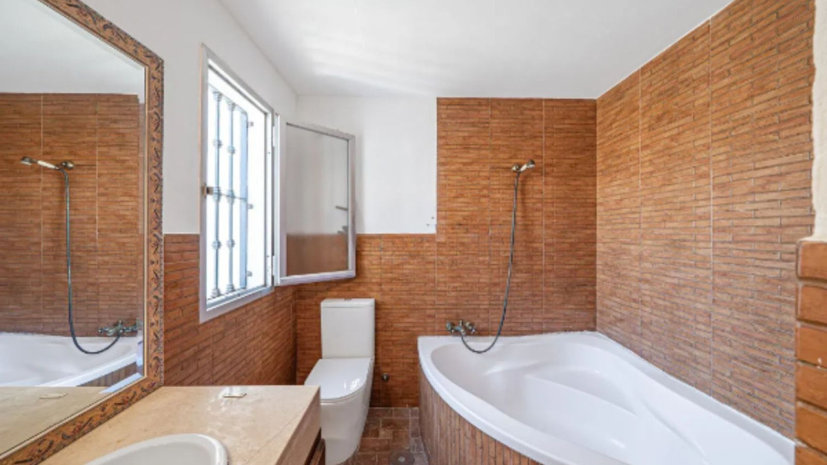 3 Bed Townhouse for sale in Estepona Costa Del Sol, Málaga, Spain