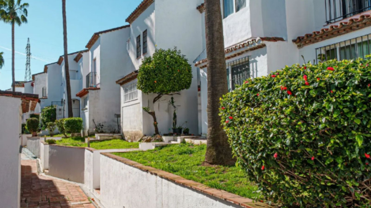 3 Bed Townhouse for sale in Estepona Costa Del Sol, Málaga, Spain