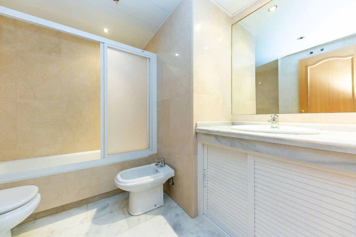 Se vende Apartamento Planta Baja de 2 dormitorios en Costa Del Sol, Málaga, España
