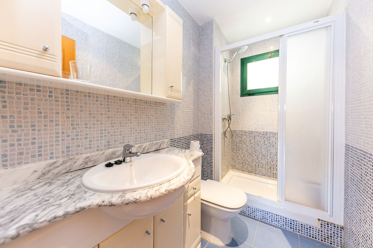 Se vende Apartamento Planta Baja de 2 dormitorios en Costa Del Sol, Málaga, España
