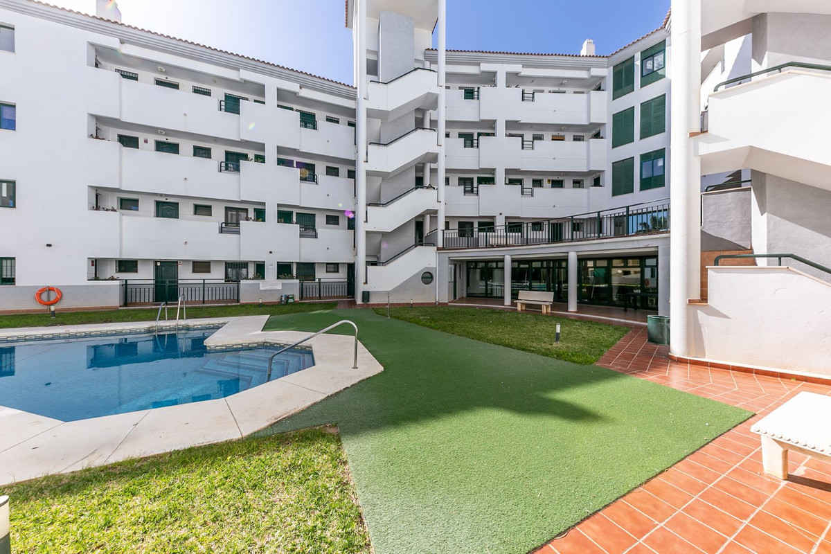 Se vende Apartamento Planta Baja de 2 dormitorios en Costa Del Sol, Málaga, España