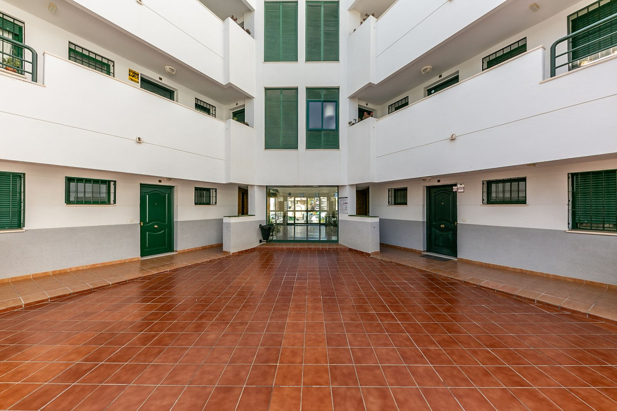 Se vende Apartamento Planta Baja de 2 dormitorios en Costa Del Sol, Málaga, España