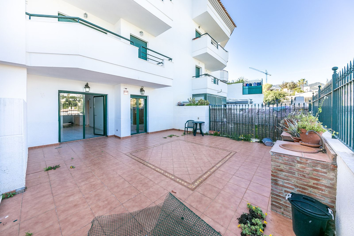 Se vende Apartamento Planta Baja de 2 dormitorios en Costa Del Sol, Málaga, España