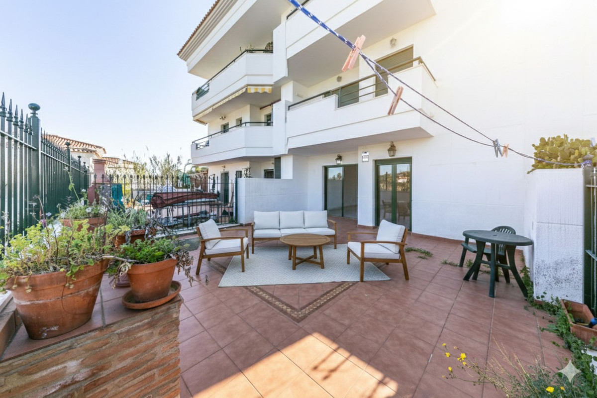 Se vende Apartamento Planta Baja de 2 dormitorios en Costa Del Sol, Málaga, España