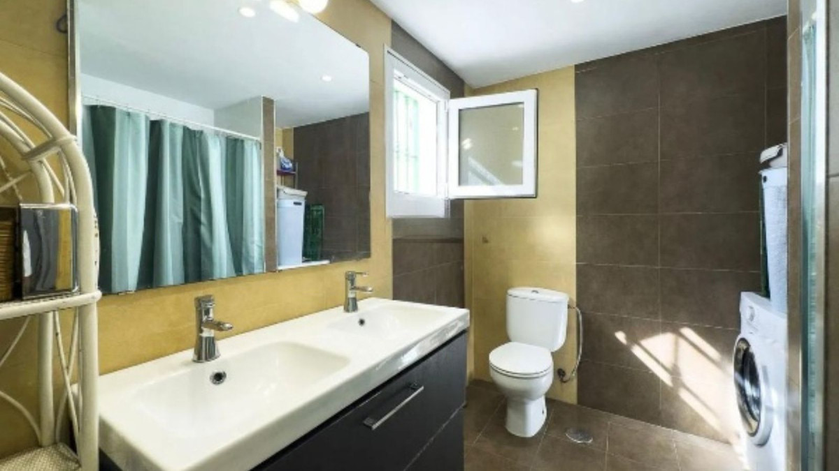 Se vende Pareada de 3 dormitorios en Costa Del Sol, Málaga, España
