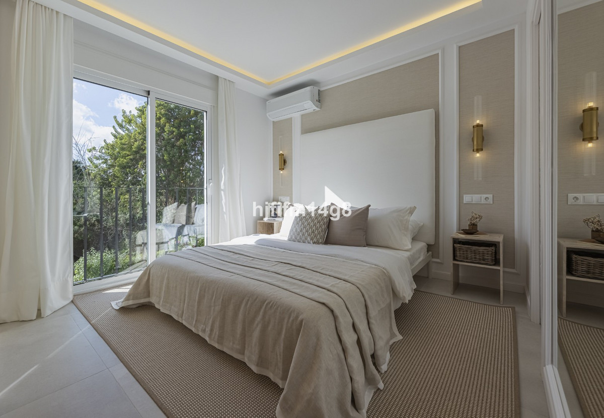 4 Bed Townhouse for sale in Nueva Andalucía Costa Del Sol, Málaga, Spain