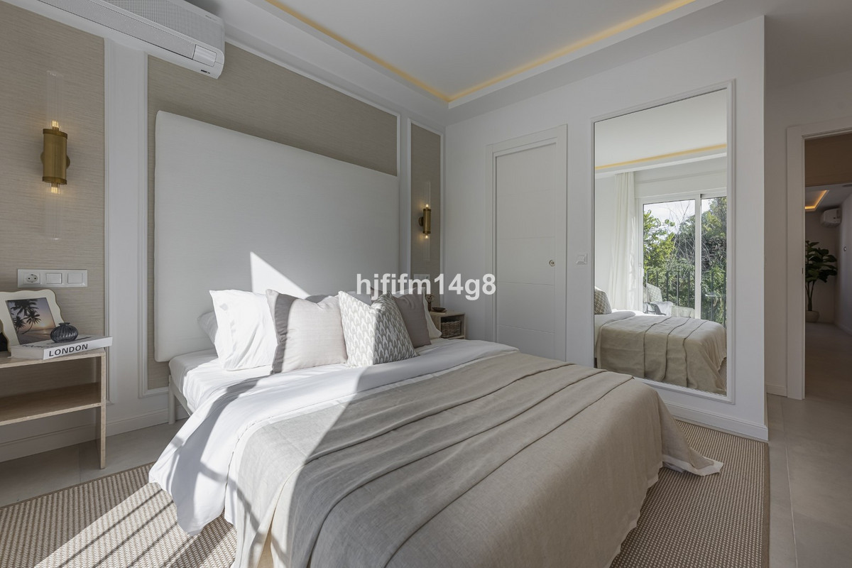 4 Bed Townhouse for sale in Nueva Andalucía Costa Del Sol, Málaga, Spain
