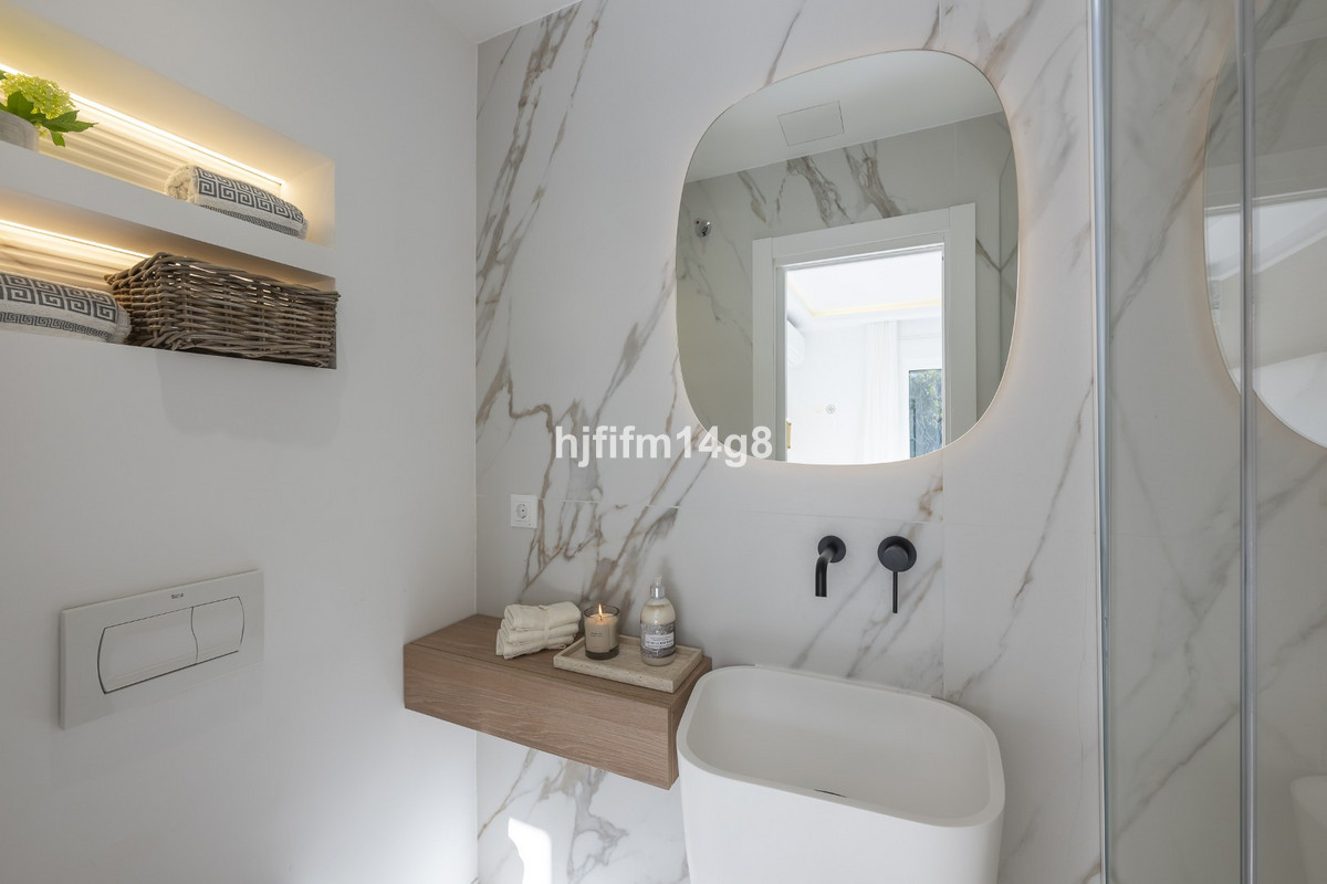 4 Bed Townhouse for sale in Nueva Andalucía Costa Del Sol, Málaga, Spain