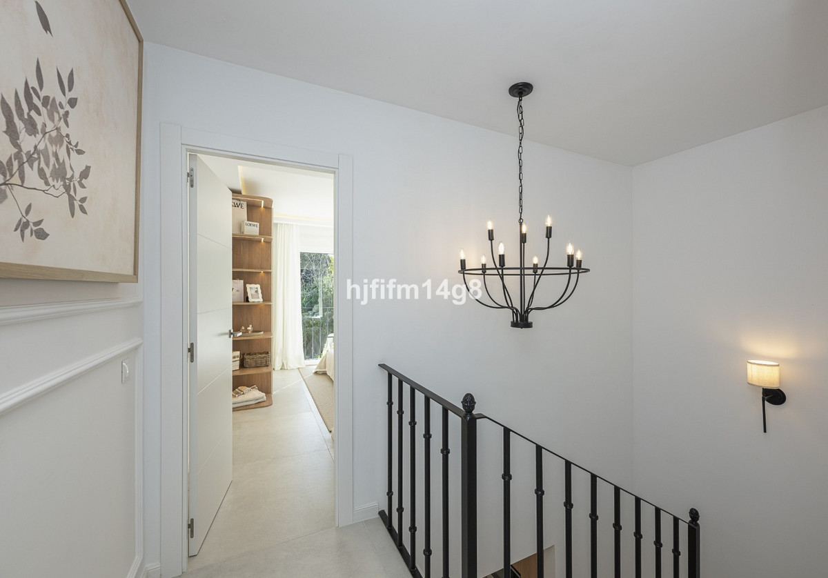 4 Bed Townhouse for sale in Nueva Andalucía Costa Del Sol, Málaga, Spain