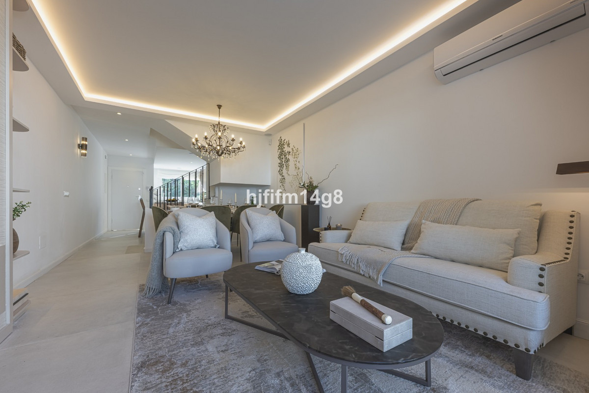 4 Bed Townhouse for sale in Nueva Andalucía Costa Del Sol, Málaga, Spain