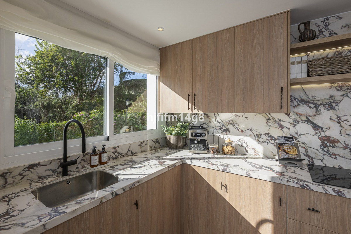4 Bed Townhouse for sale in Nueva Andalucía Costa Del Sol, Málaga, Spain