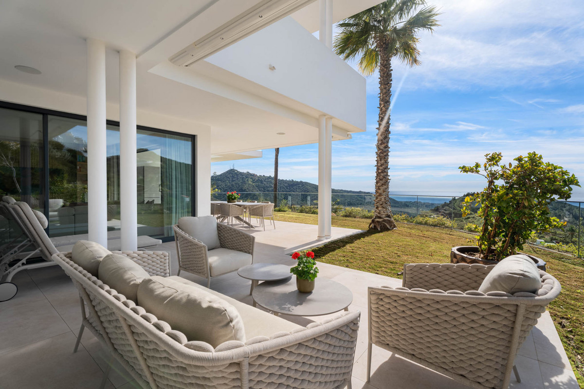 3 Bed Apartment for sale in Ojén Costa Del Sol, Málaga, Spain