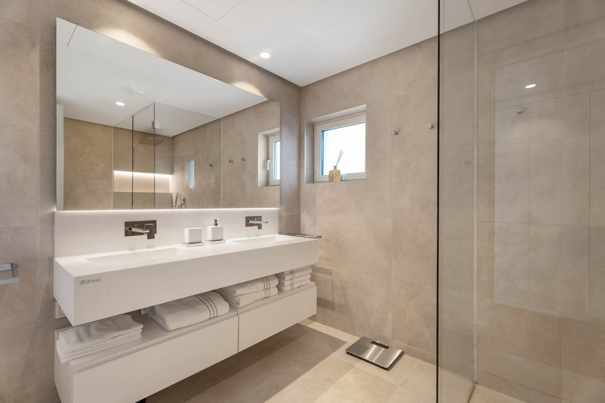 3 Bed Apartment for sale in Ojén Costa Del Sol, Málaga, Spain