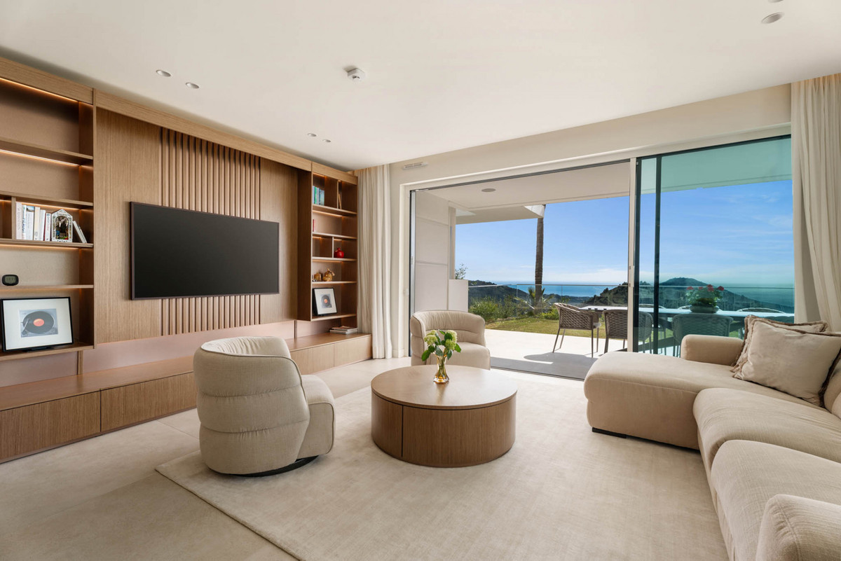 3 Bed Apartment for sale in Ojén Costa Del Sol, Málaga, Spain