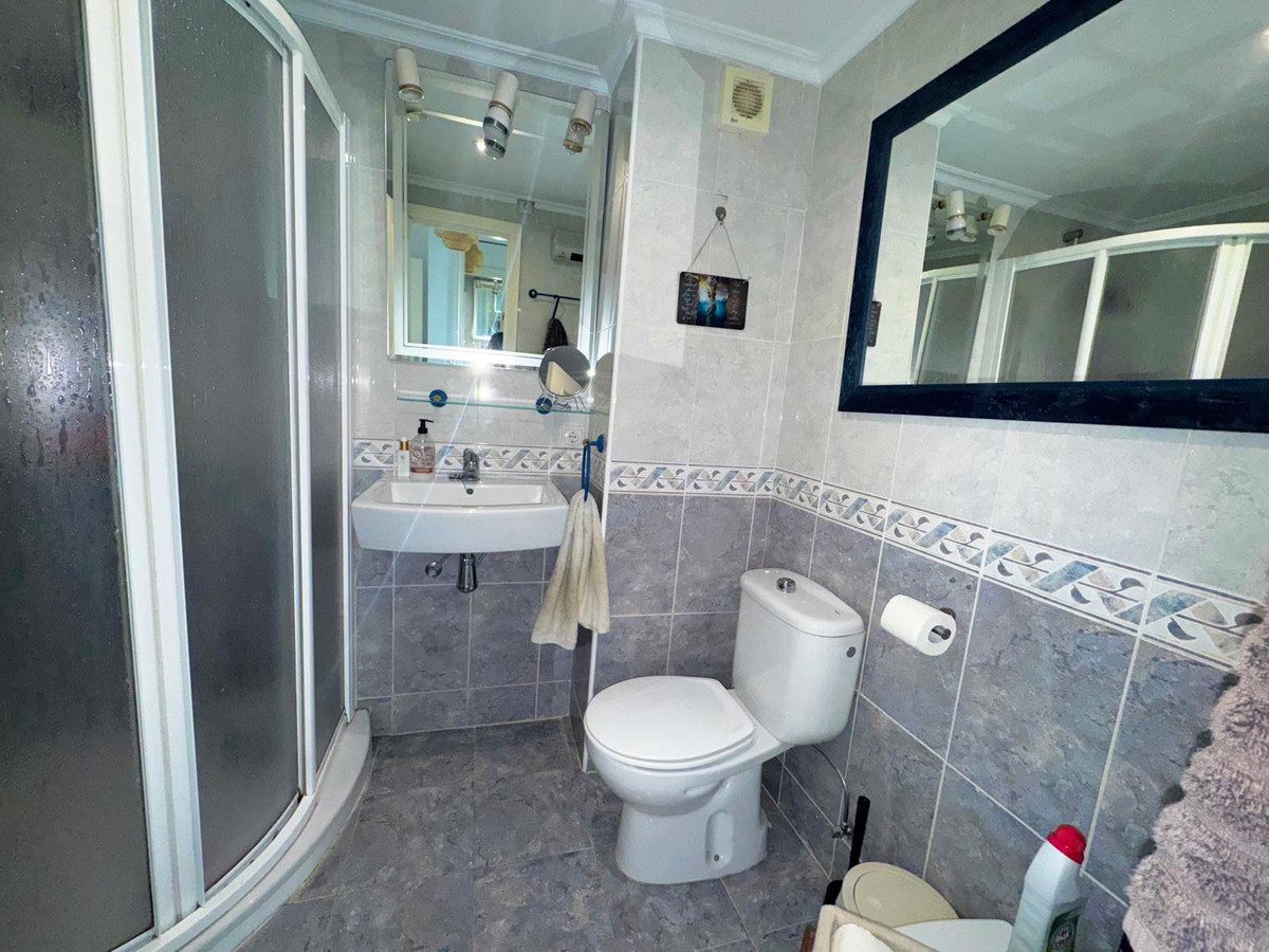 2 Bed Apartment for sale in Calahonda Costa Del Sol, Málaga, Spain
