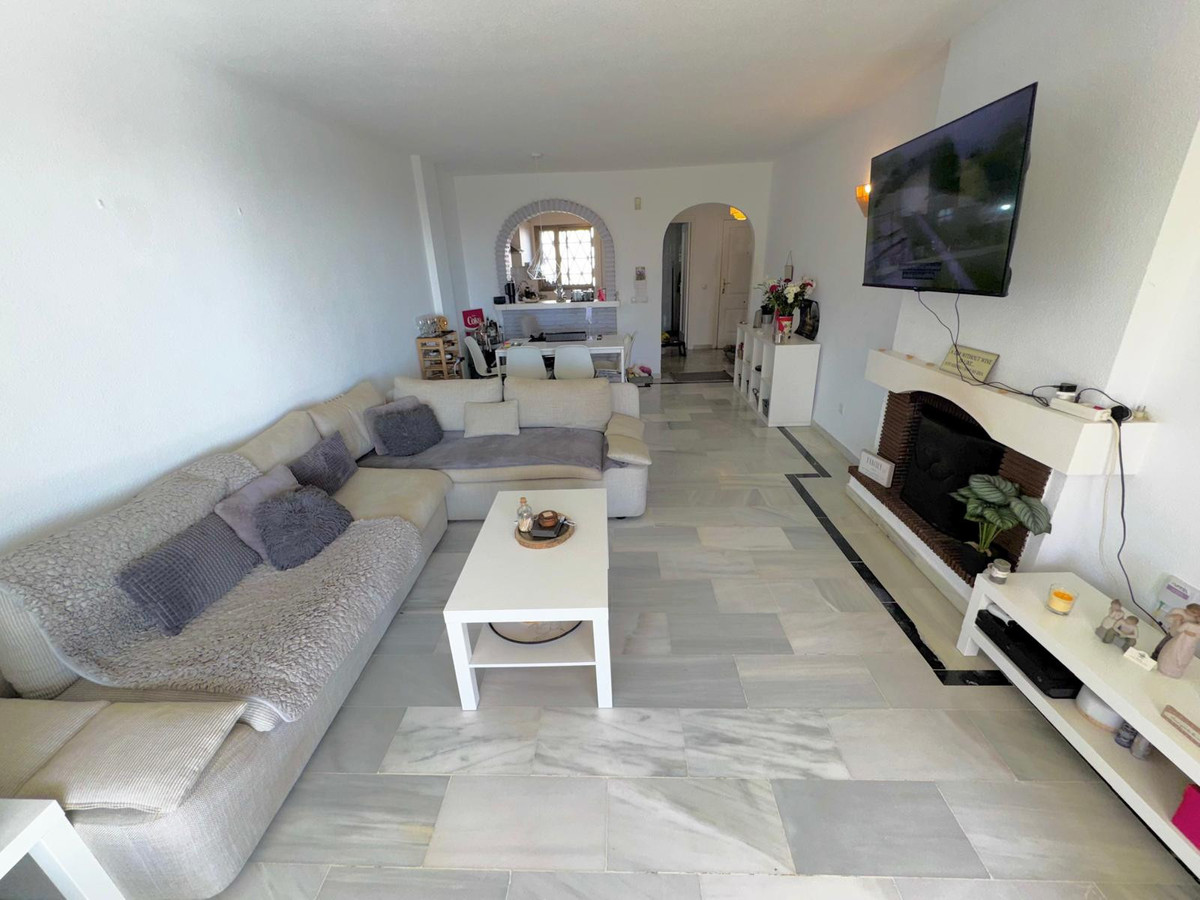 2 Bed Apartment for sale in Calahonda Costa Del Sol, Málaga, Spain