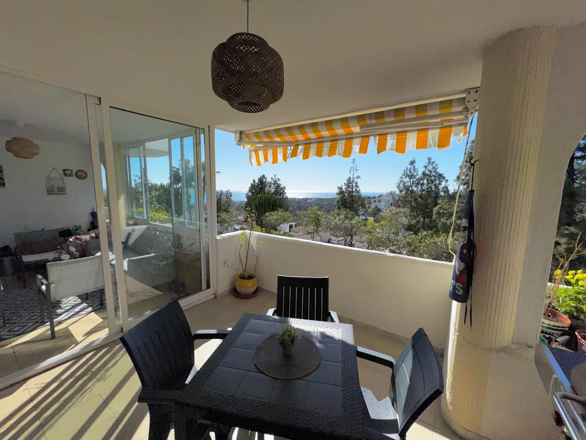 2 Bed Apartment for sale in Calahonda Costa Del Sol, Málaga, Spain