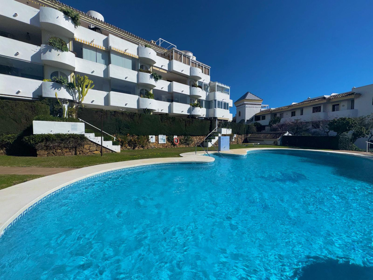 2 Bed Apartment for sale in Calahonda Costa Del Sol, Málaga, Spain
