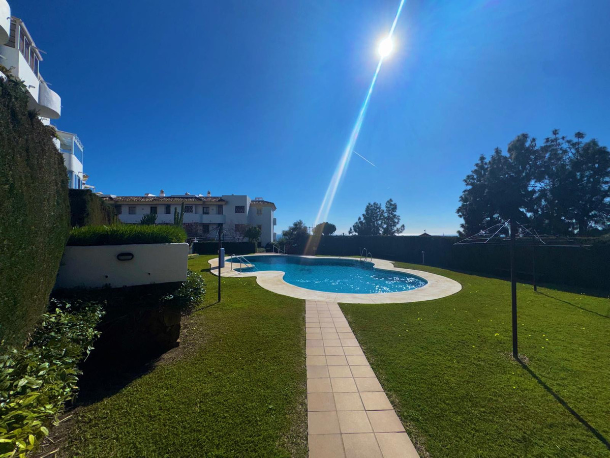 2 Bed Apartment for sale in Calahonda Costa Del Sol, Málaga, Spain