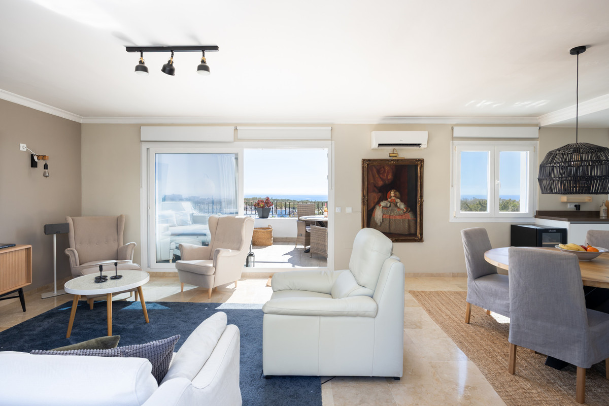 2 Bed Apartment for sale in El Paraiso Costa Del Sol, Málaga, Spain