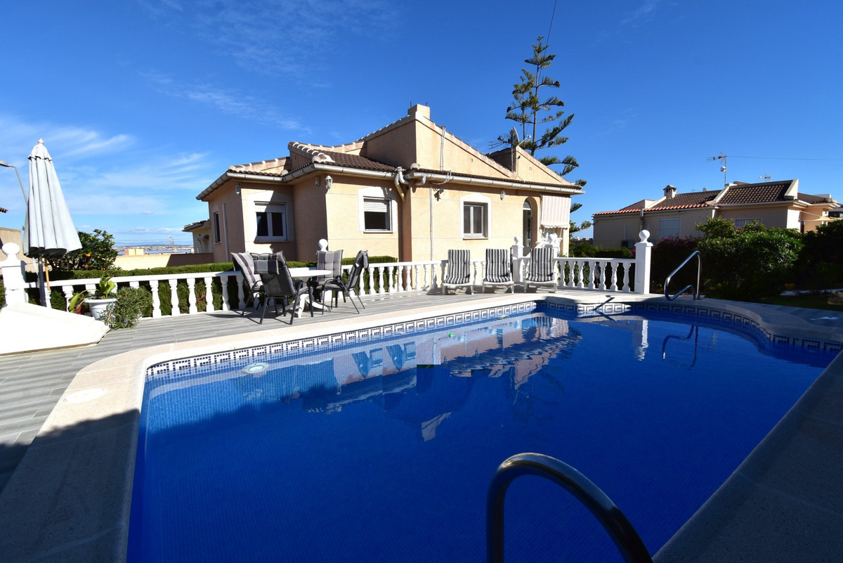 4 Bed Townhouse for sale in Los Balcones Costa Blanca, Alicante, Spain