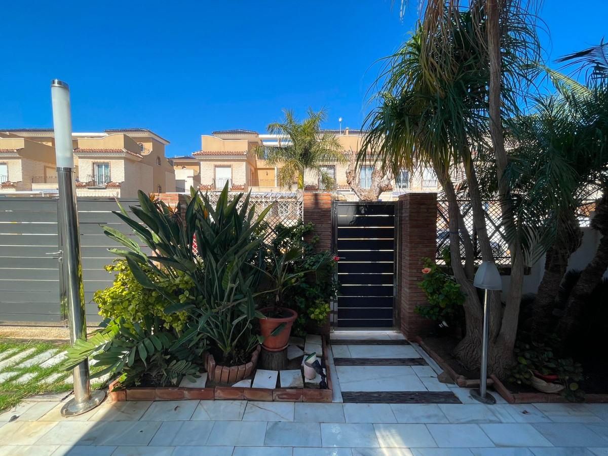 Se vende Adosada de 4 dormitorios en Costa Blanca, Alicante, España