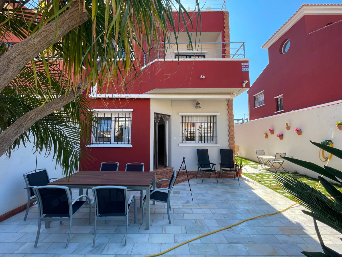 Se vende Adosada de 4 dormitorios en Costa Blanca, Alicante, España