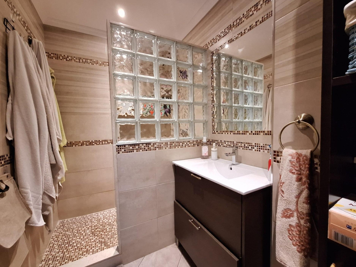 Se vende Apartamento Planta Media de 3 dormitorios en Costa Blanca, Alicante, España