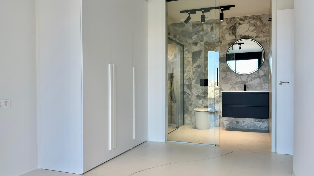 Se vende Apartamento Planta Media de 2 dormitorios en Costa Blanca, Alicante, España