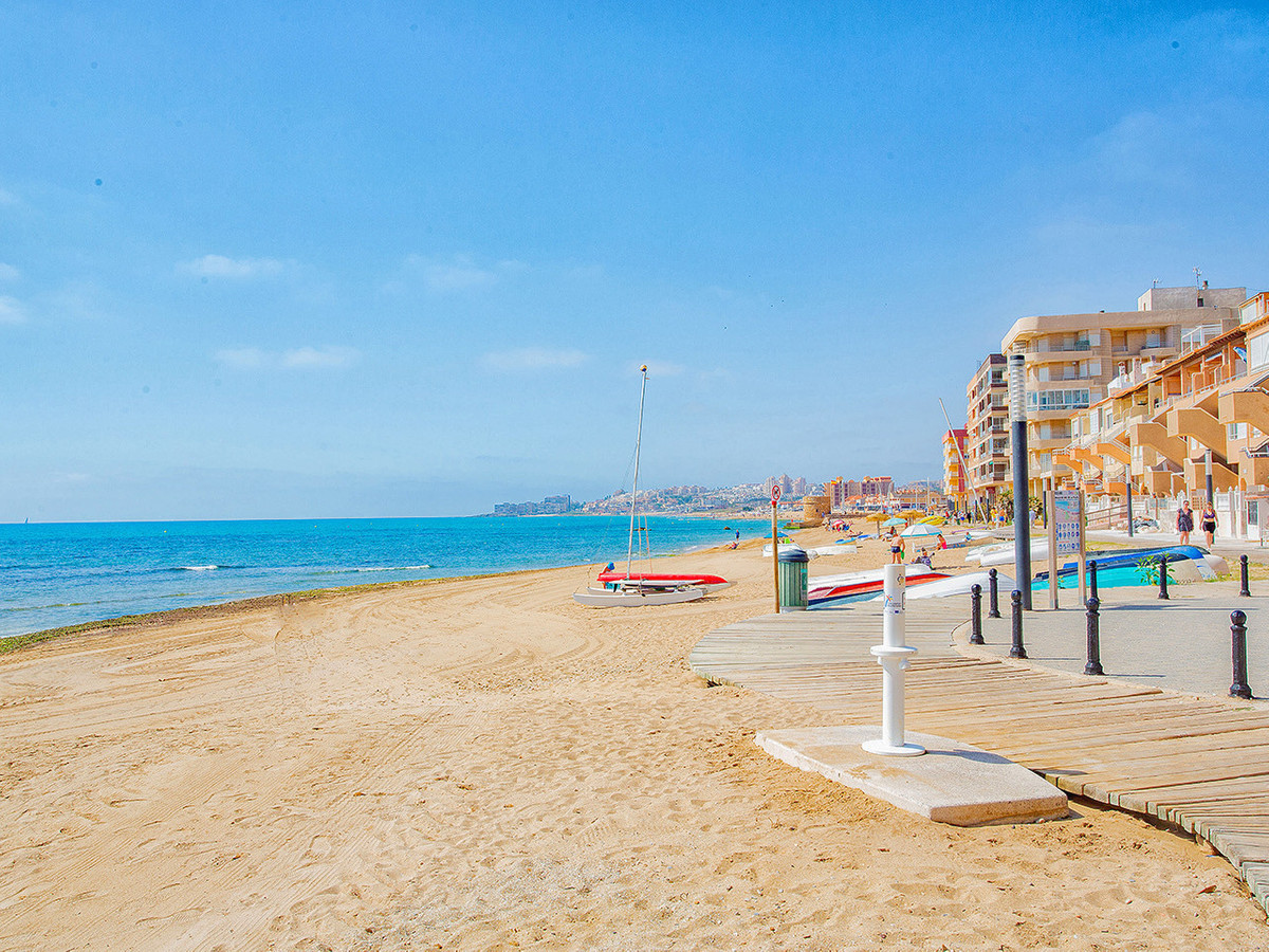 Se vende Apartamento Planta Media de 1 dormitorios en Costa Blanca, Alicante, España