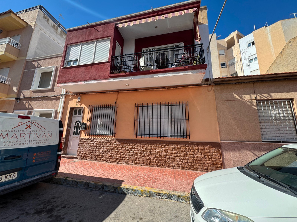 Se vende Apartamento Planta Baja de 4 dormitorios en Costa Blanca, Alicante, España