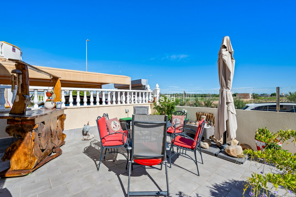 Se vende Villa - Chalet de 3 dormitorios en Costa Blanca, Alicante, España