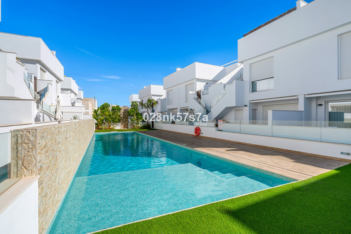 Se vende Apartamento Planta Baja de 2 dormitorios en Costa Blanca, Alicante, España