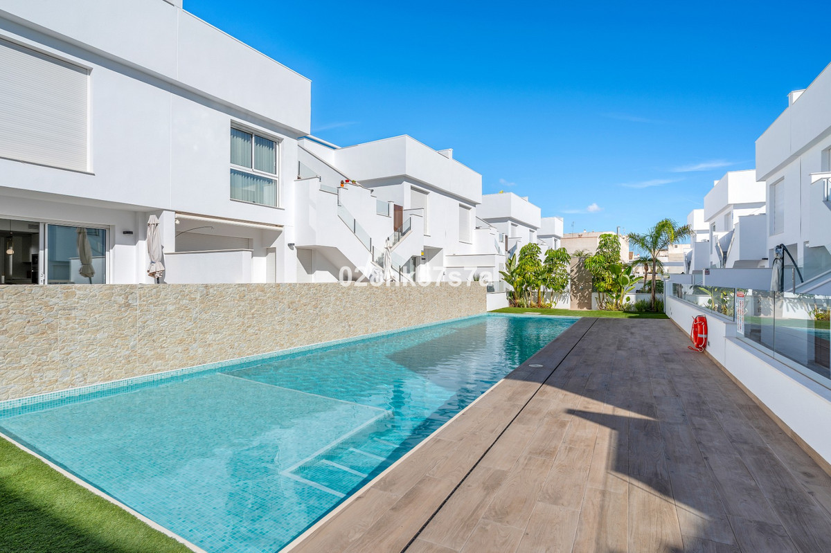 Se vende Apartamento Planta Baja de 2 dormitorios en Costa Blanca, Alicante, España