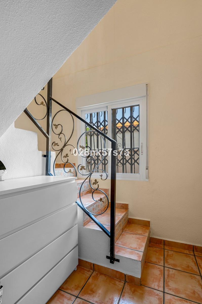 Se vende Villa - Chalet de 4 dormitorios en Costa Blanca, Alicante, España