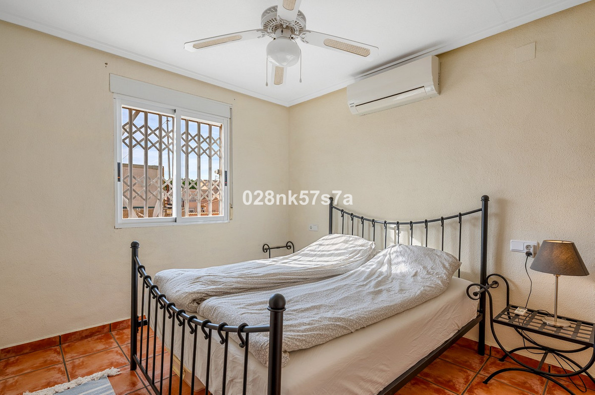Se vende Villa - Chalet de 4 dormitorios en Costa Blanca, Alicante, España