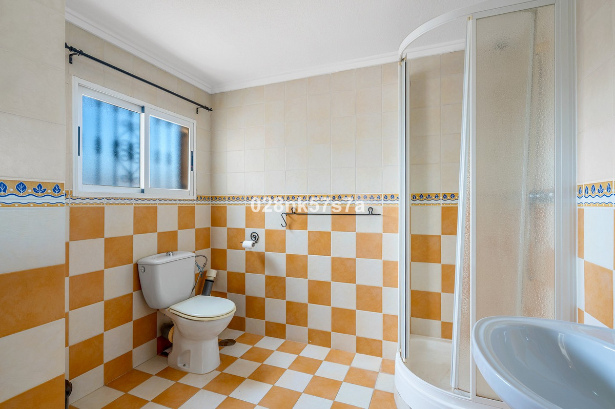 Se vende Villa - Chalet de 4 dormitorios en Costa Blanca, Alicante, España