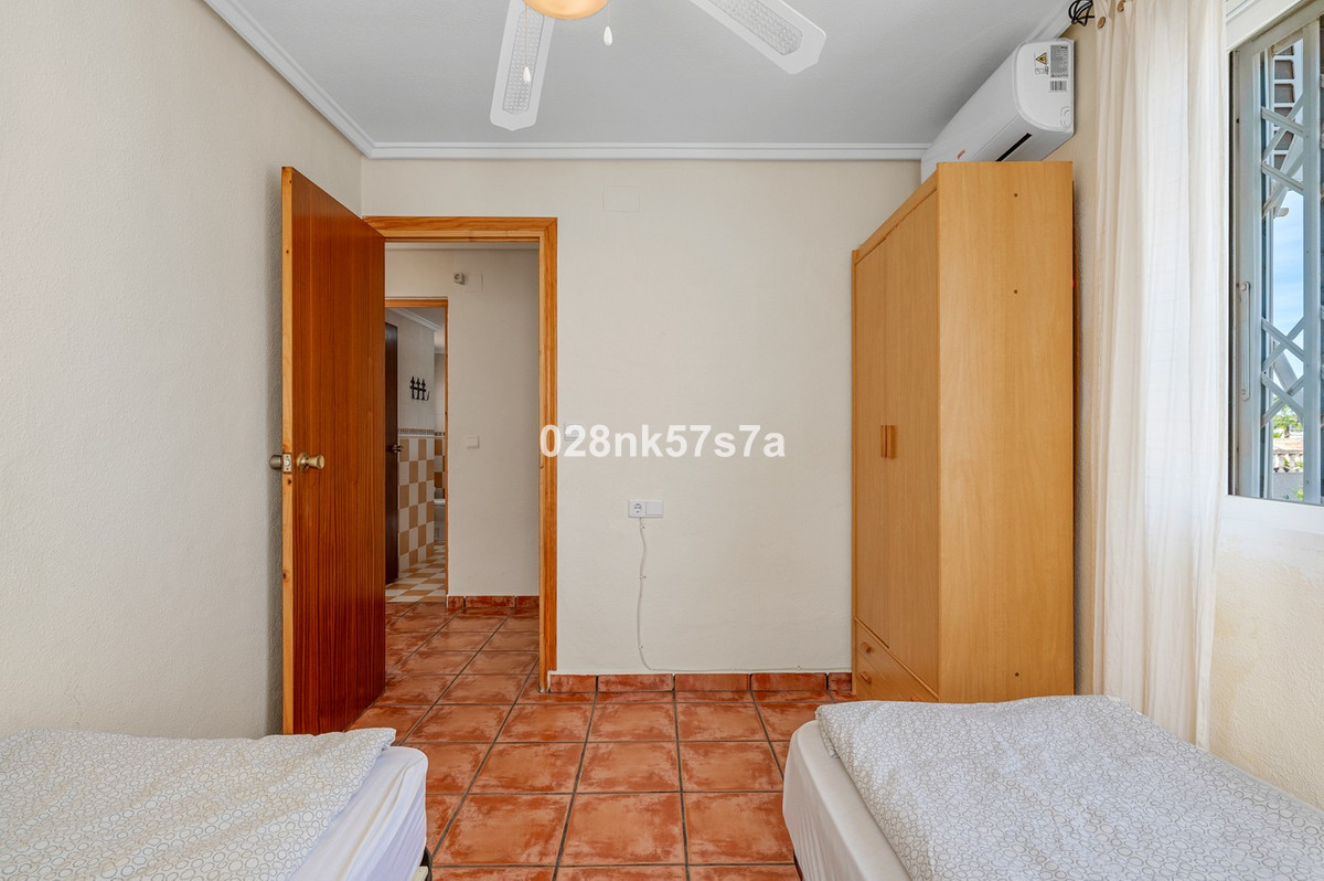 Se vende Villa - Chalet de 4 dormitorios en Costa Blanca, Alicante, España
