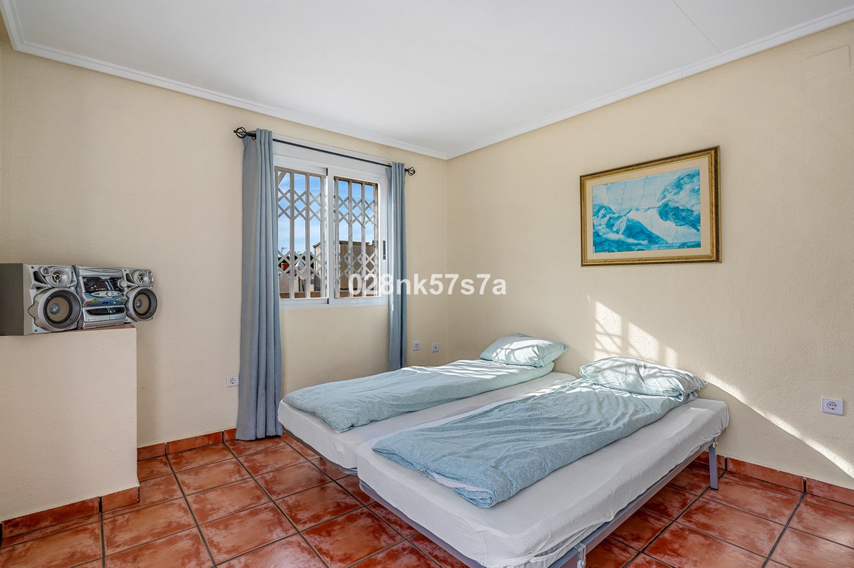 Se vende Villa - Chalet de 4 dormitorios en Costa Blanca, Alicante, España