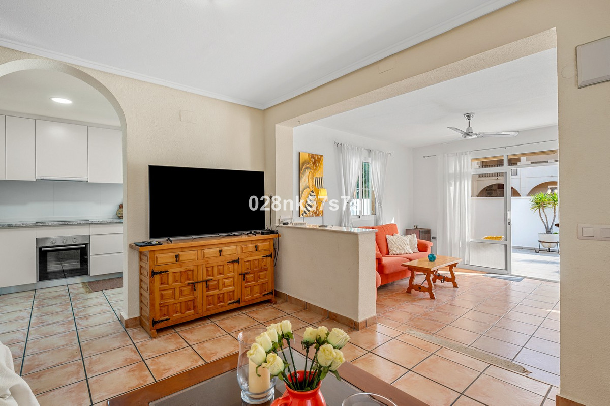 Se vende Villa - Chalet de 4 dormitorios en Costa Blanca, Alicante, España