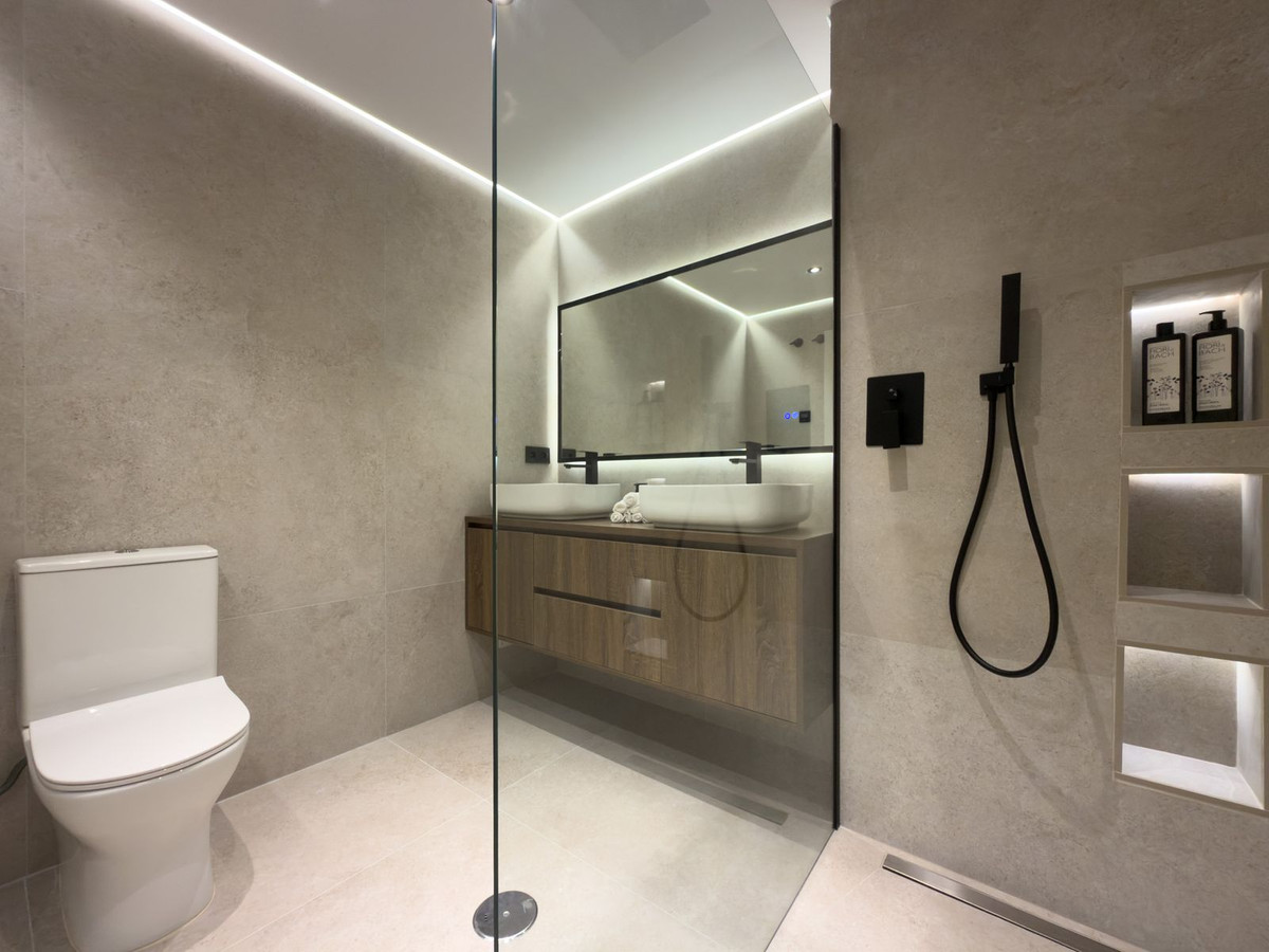 Se vende Apartamento Planta Baja de 3 dormitorios en Costa Del Sol, Málaga, España