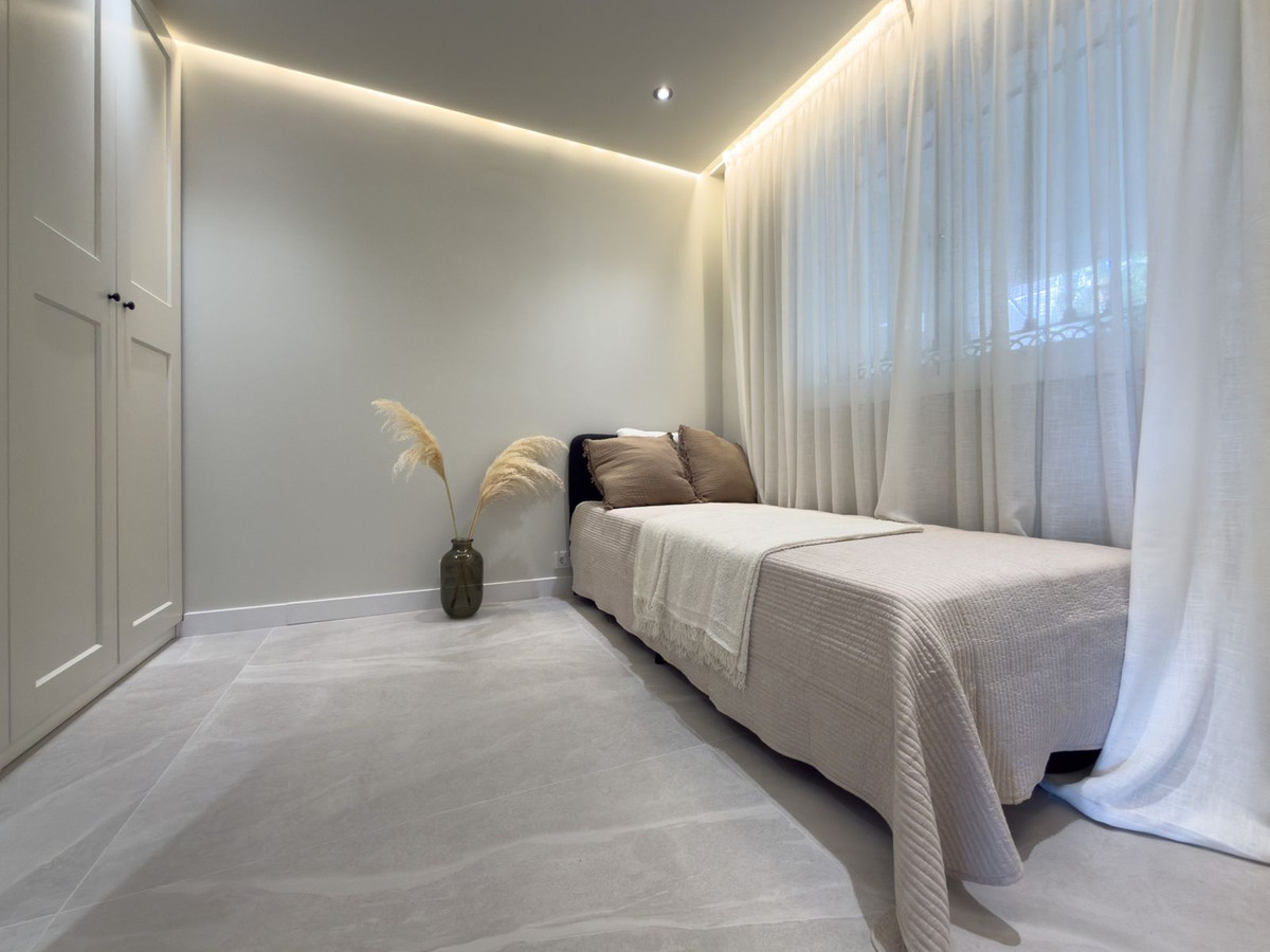 Se vende Apartamento Planta Baja de 3 dormitorios en Costa Del Sol, Málaga, España
