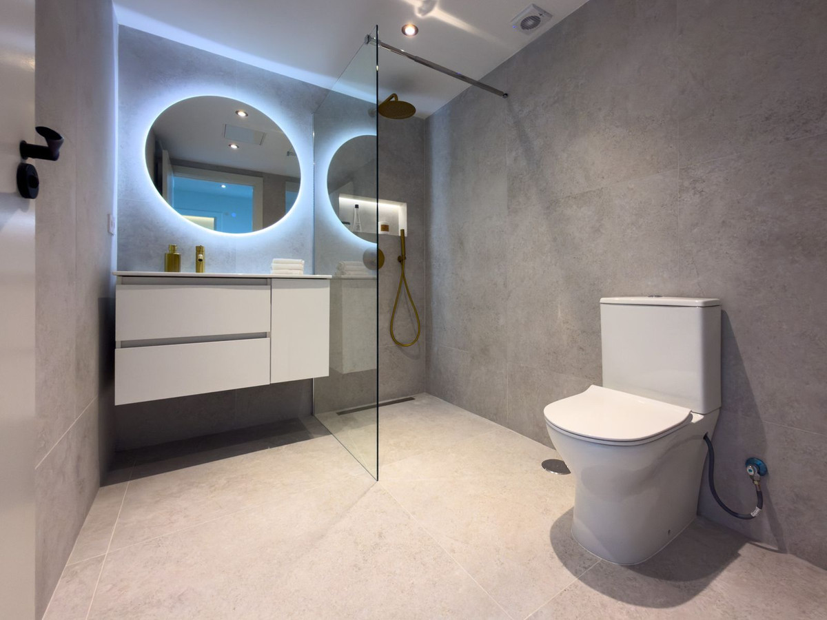 Se vende Apartamento Planta Baja de 3 dormitorios en Costa Del Sol, Málaga, España