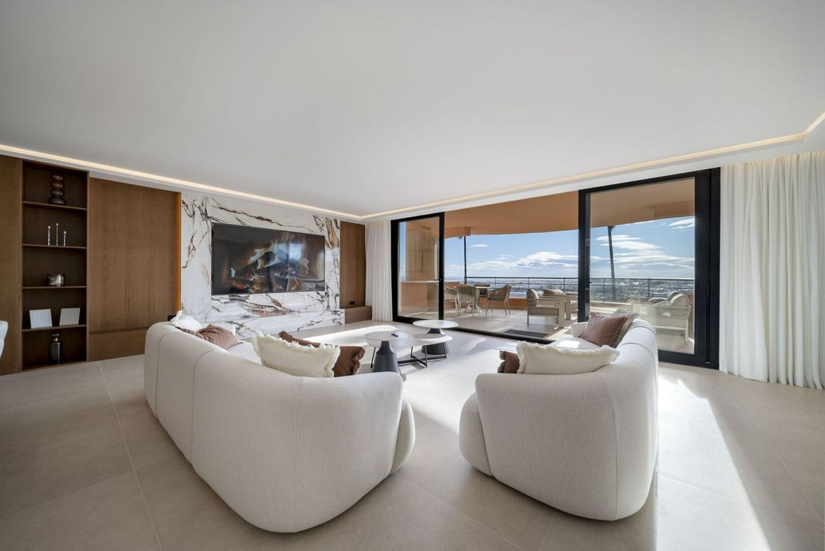 3 Bed Apartment for sale in Nueva Andalucía Costa Del Sol, Málaga, Spain